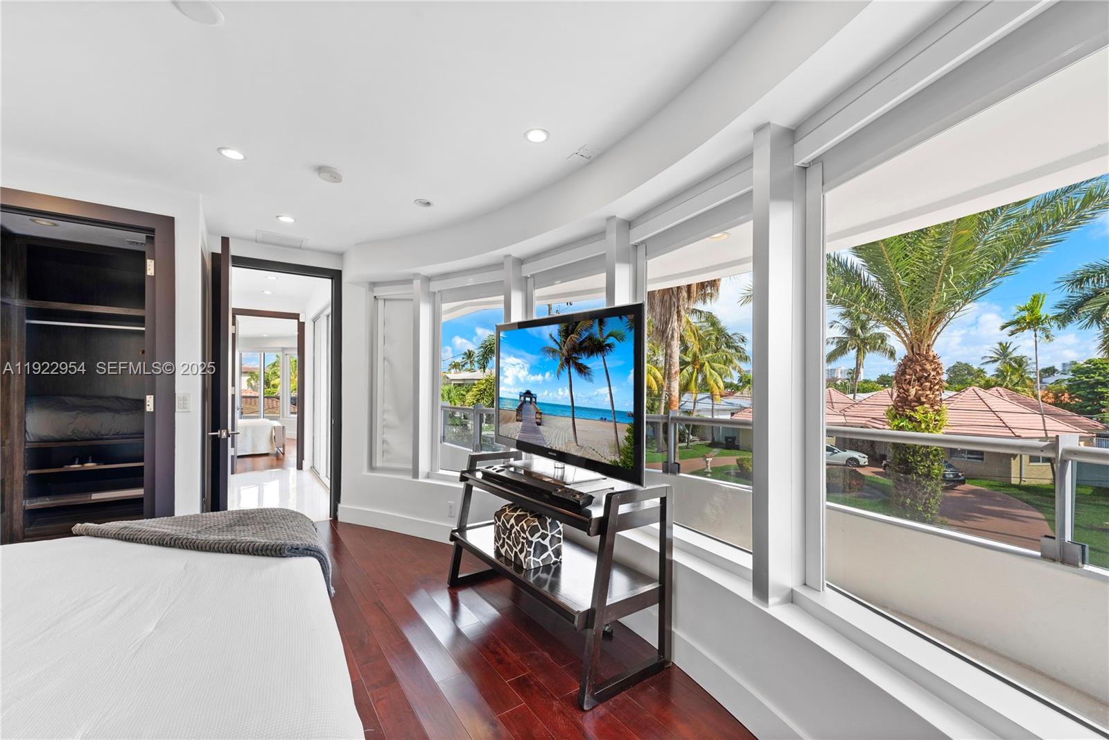 3344 NE 167th St, North Miami Beach FL 33160