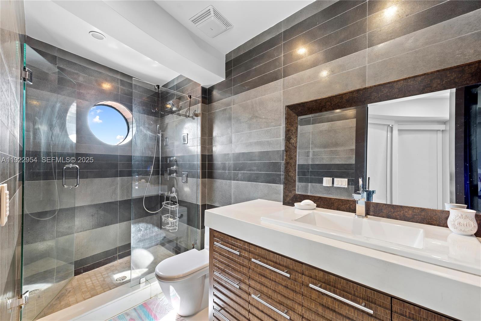 3344 NE 167th St, North Miami Beach FL 33160