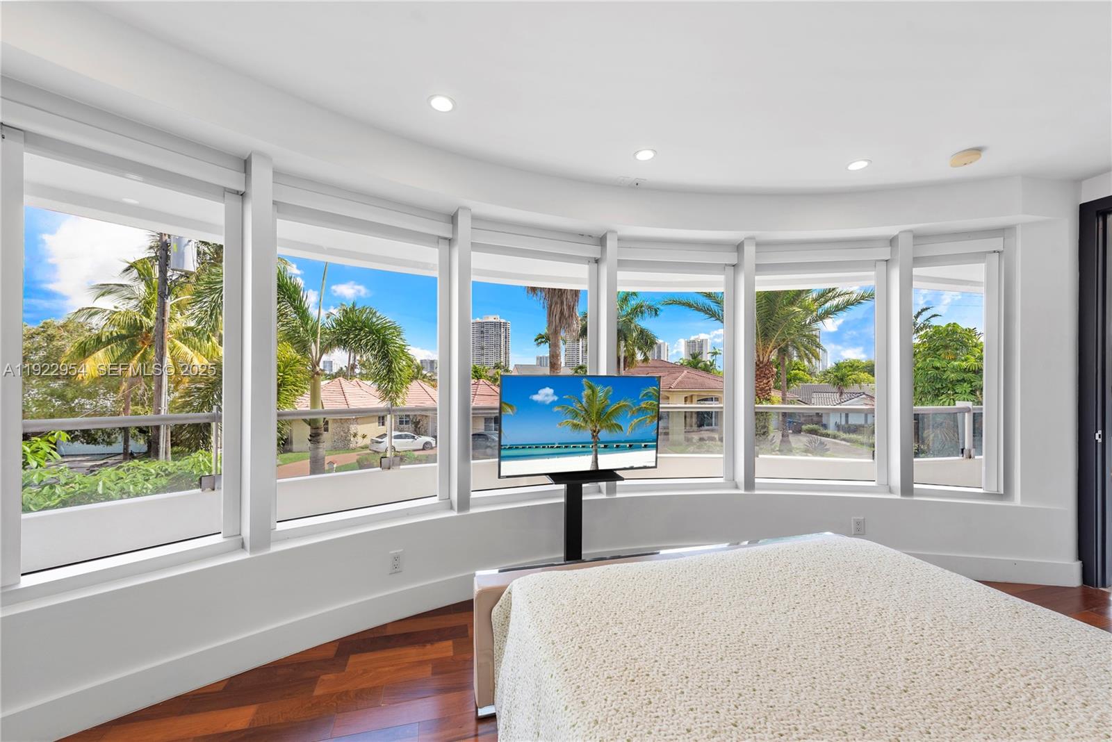 3344 NE 167th St, North Miami Beach FL 33160