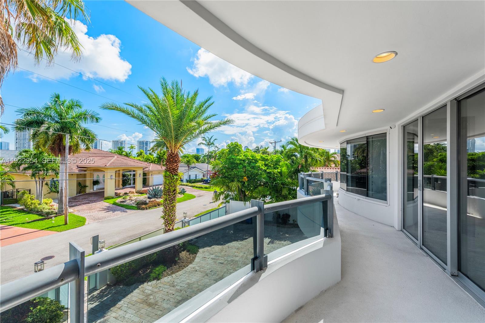 3344 NE 167th St, North Miami Beach FL 33160