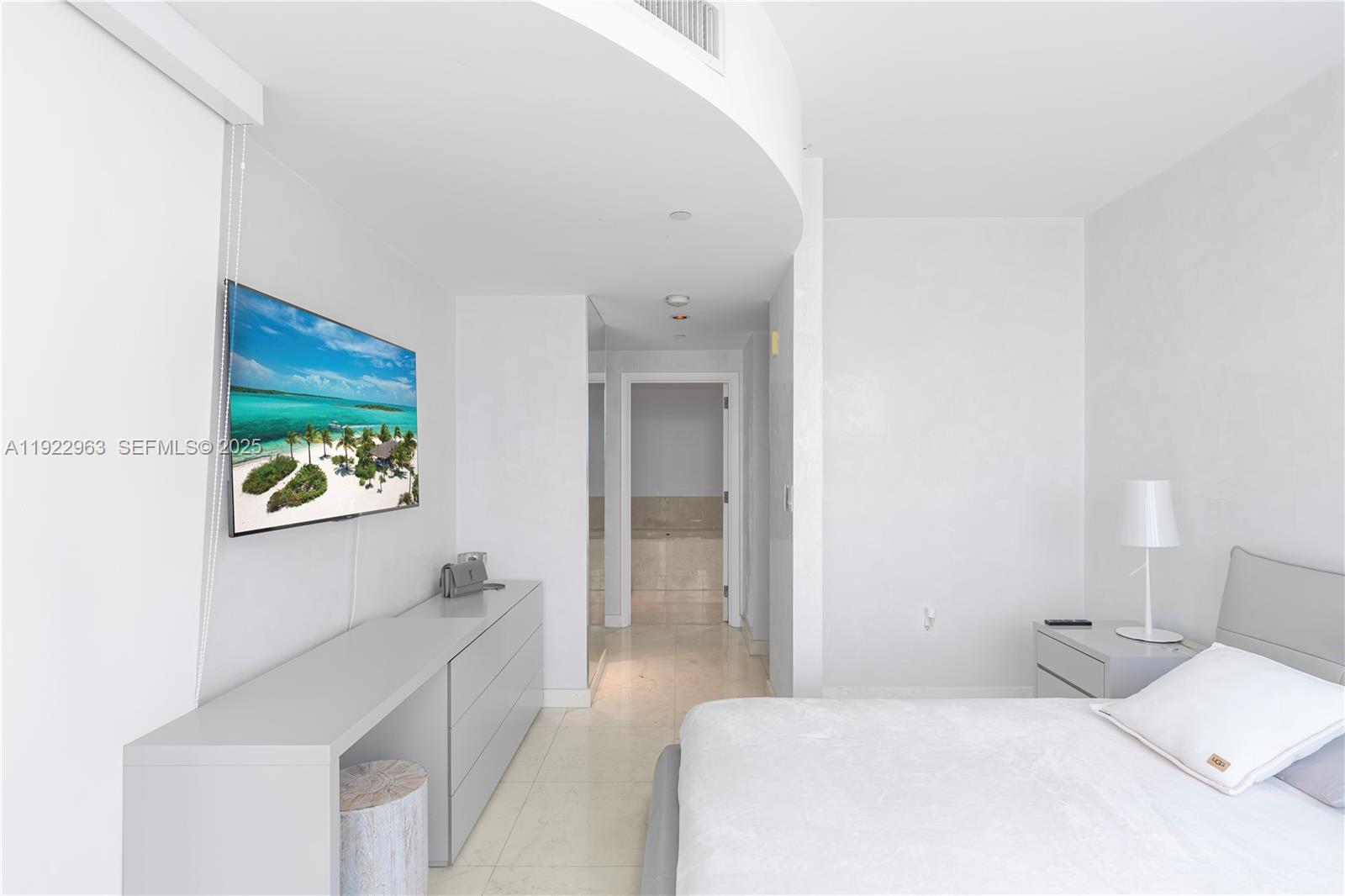17121 Collins Ave #903, Sunny Isles Beach FL 33160