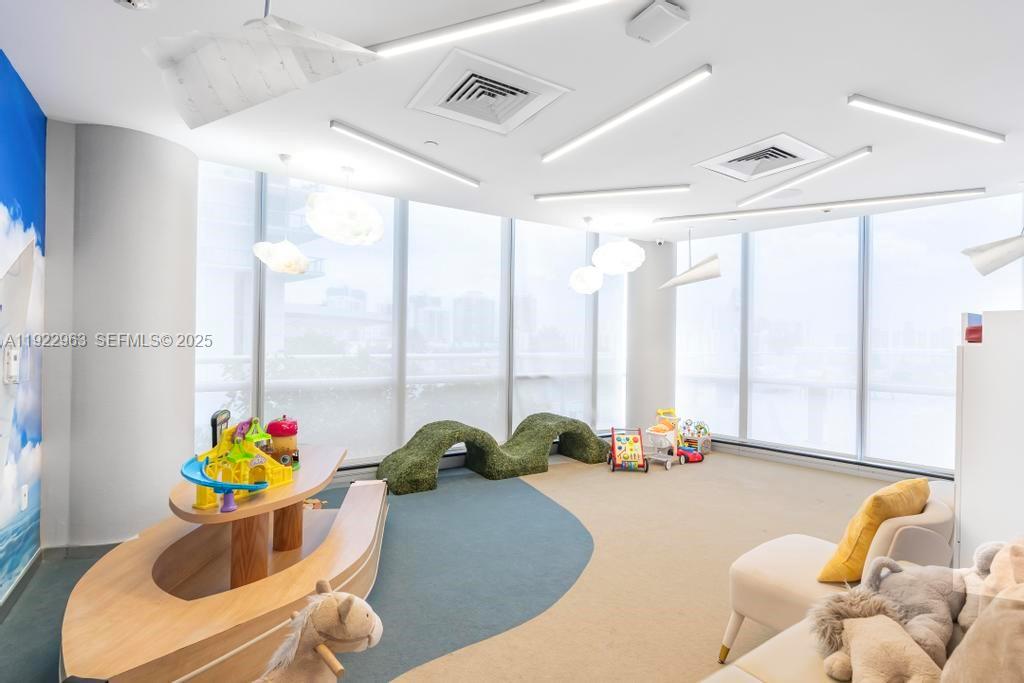 17121 Collins Ave #903, Sunny Isles Beach FL 33160