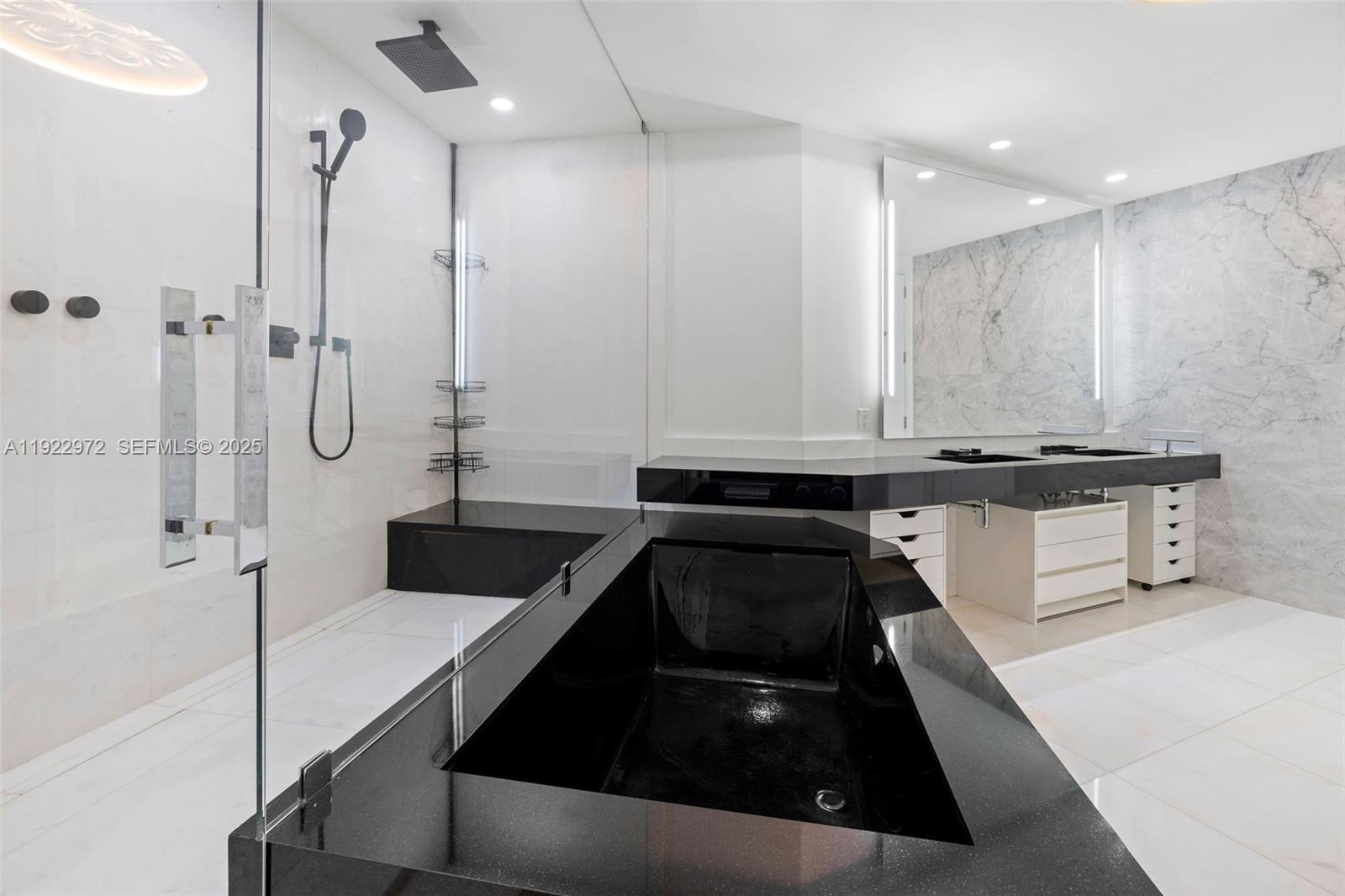 18555 Collins Ave #4404, Sunny Isles Beach FL 33160
