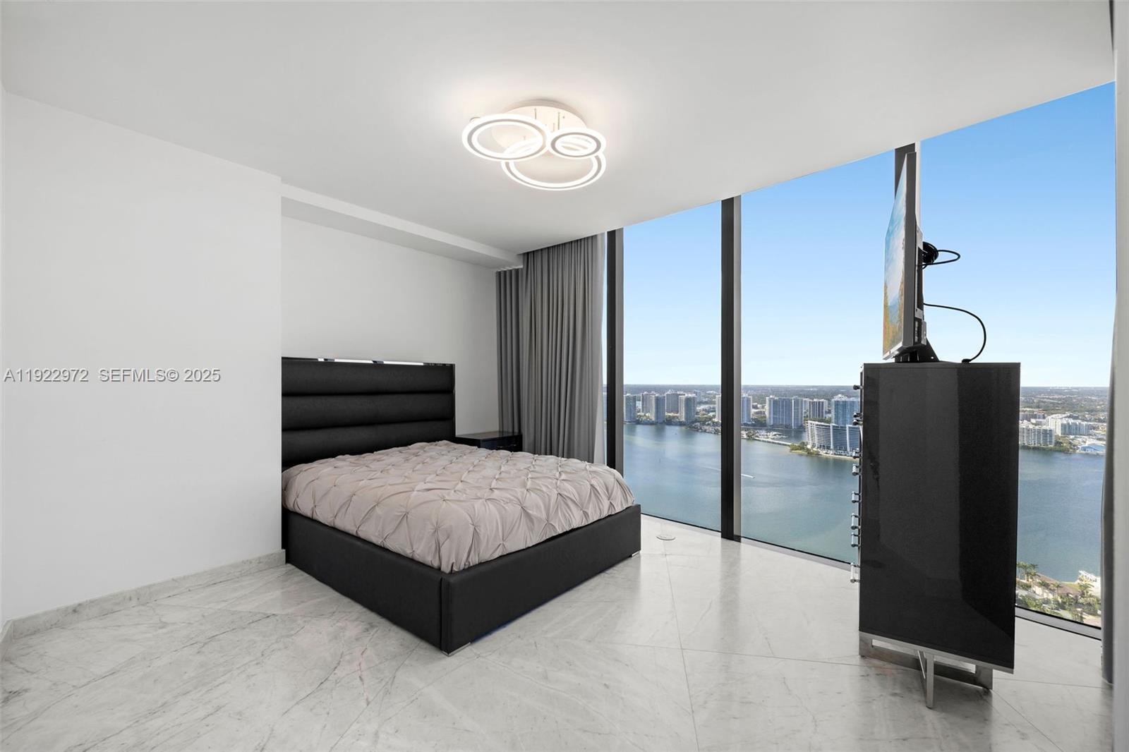 18555 Collins Ave #4404, Sunny Isles Beach FL 33160