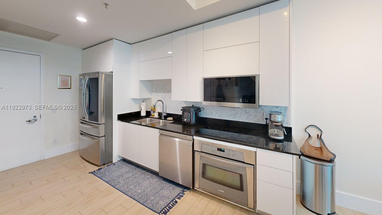 60 SW 13th St #3620, Miami FL 33130