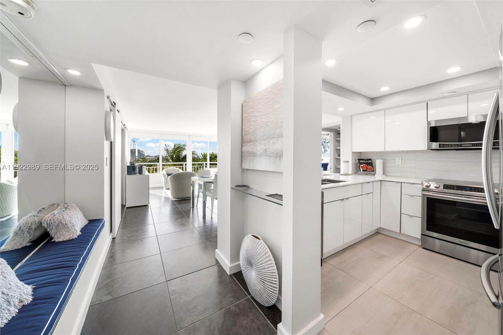 400 S Pointe Dr #401, Miami Beach FL 33139