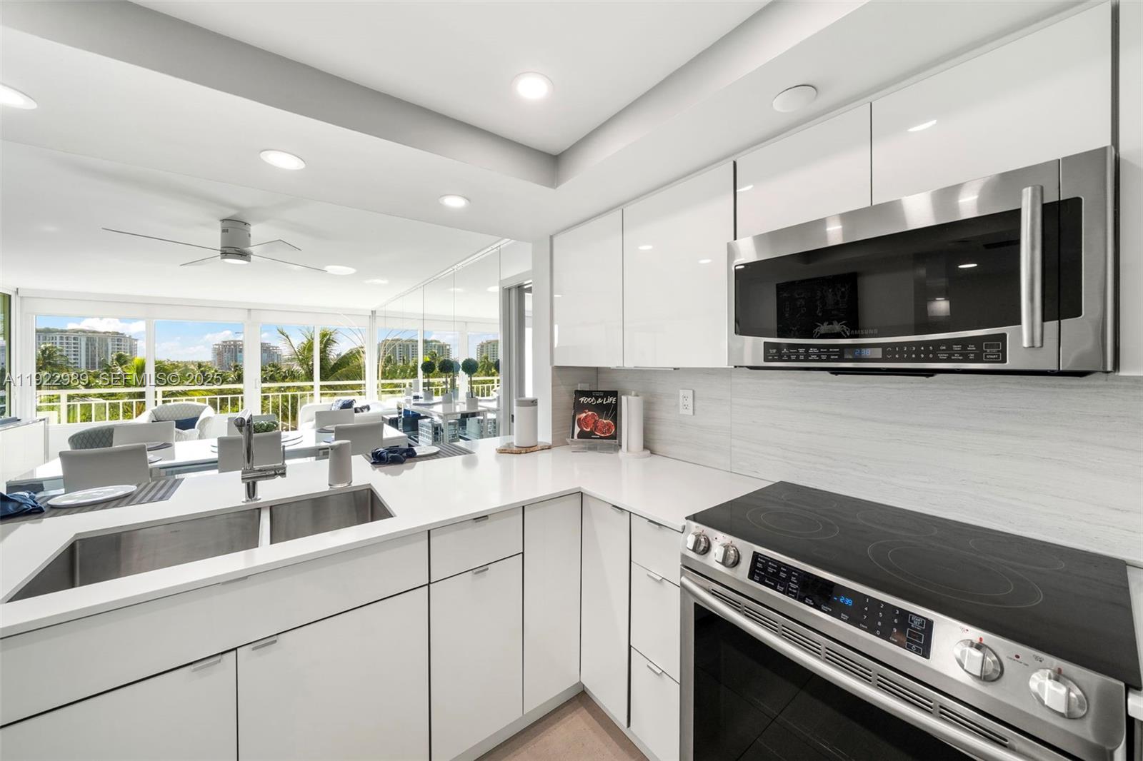 400 S Pointe Dr #401, Miami Beach FL 33139