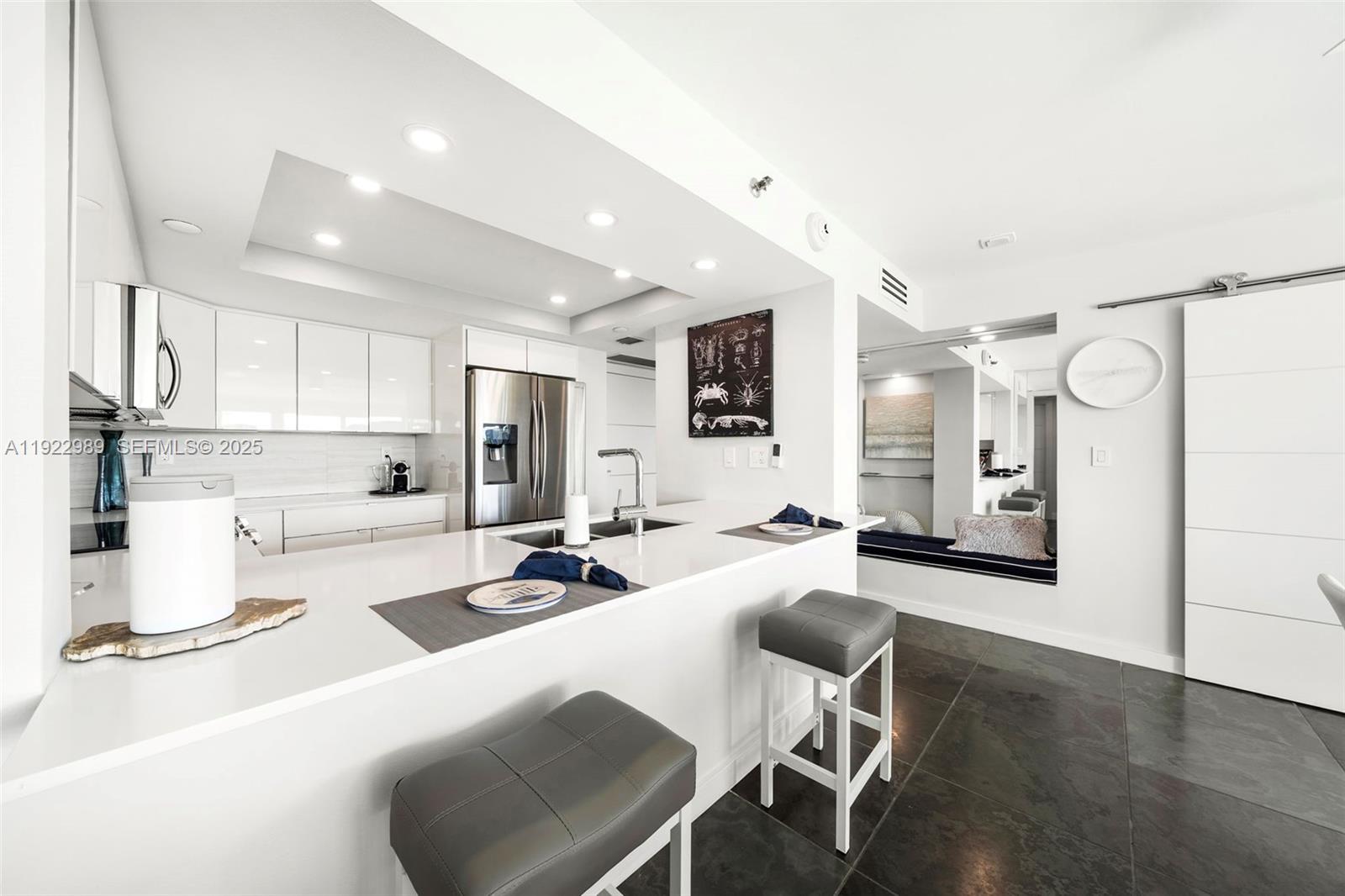 400 S Pointe Dr #401, Miami Beach FL 33139