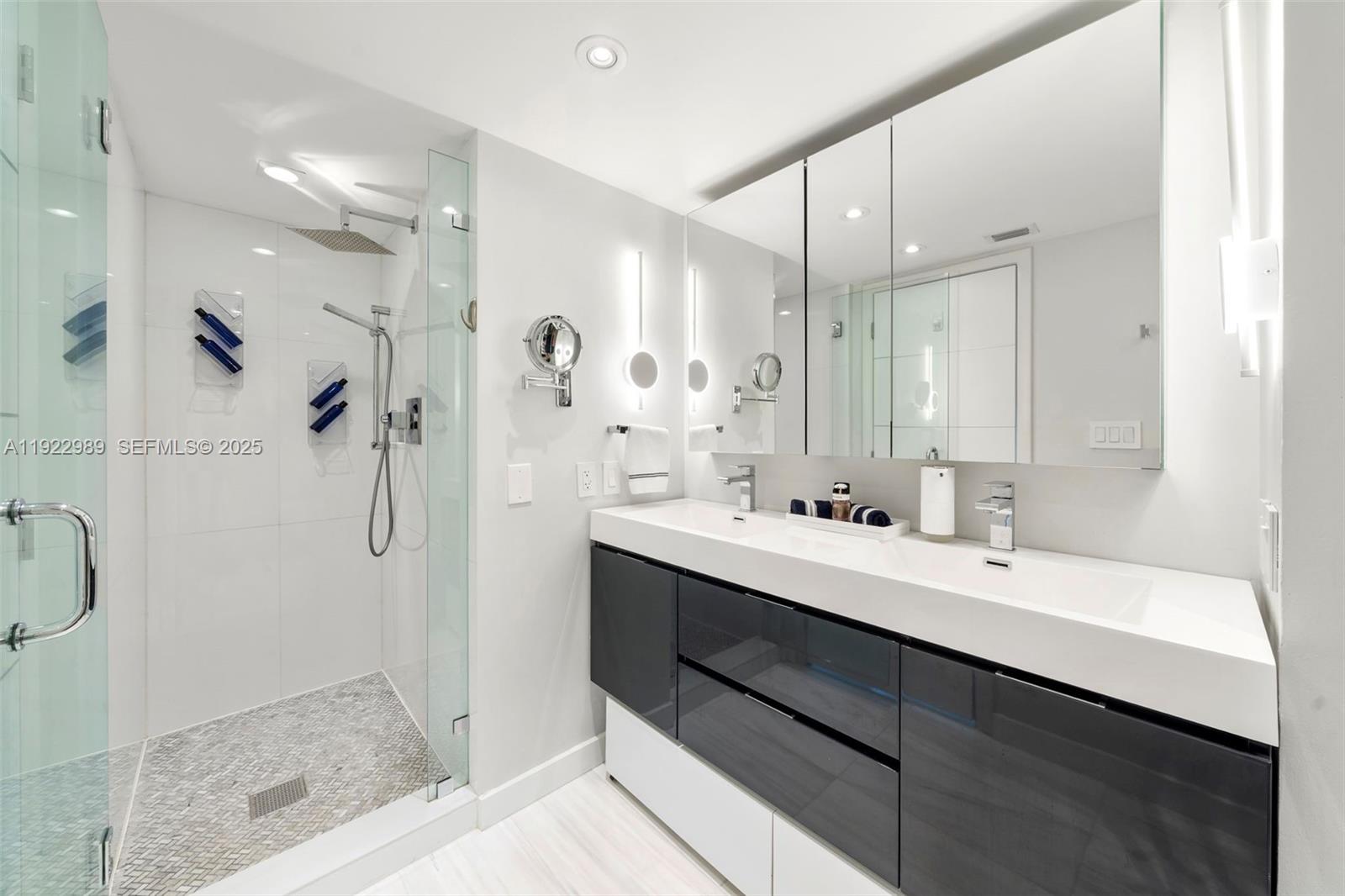 400 S Pointe Dr #401, Miami Beach FL 33139