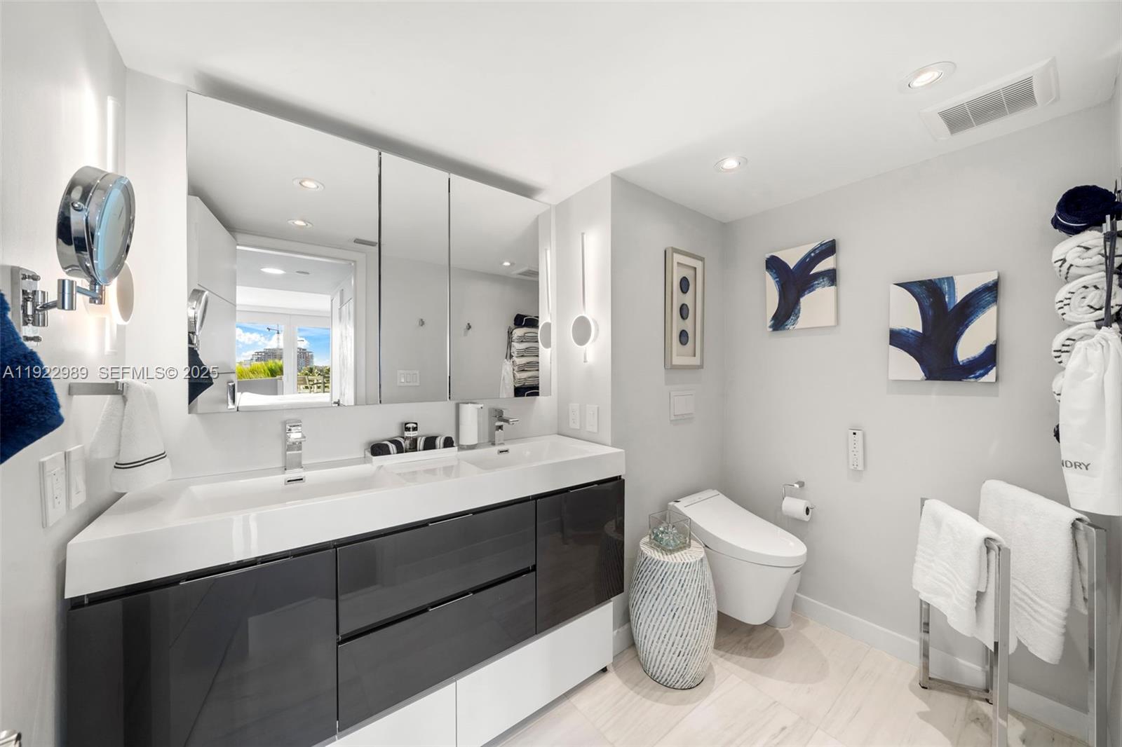 400 S Pointe Dr #401, Miami Beach FL 33139
