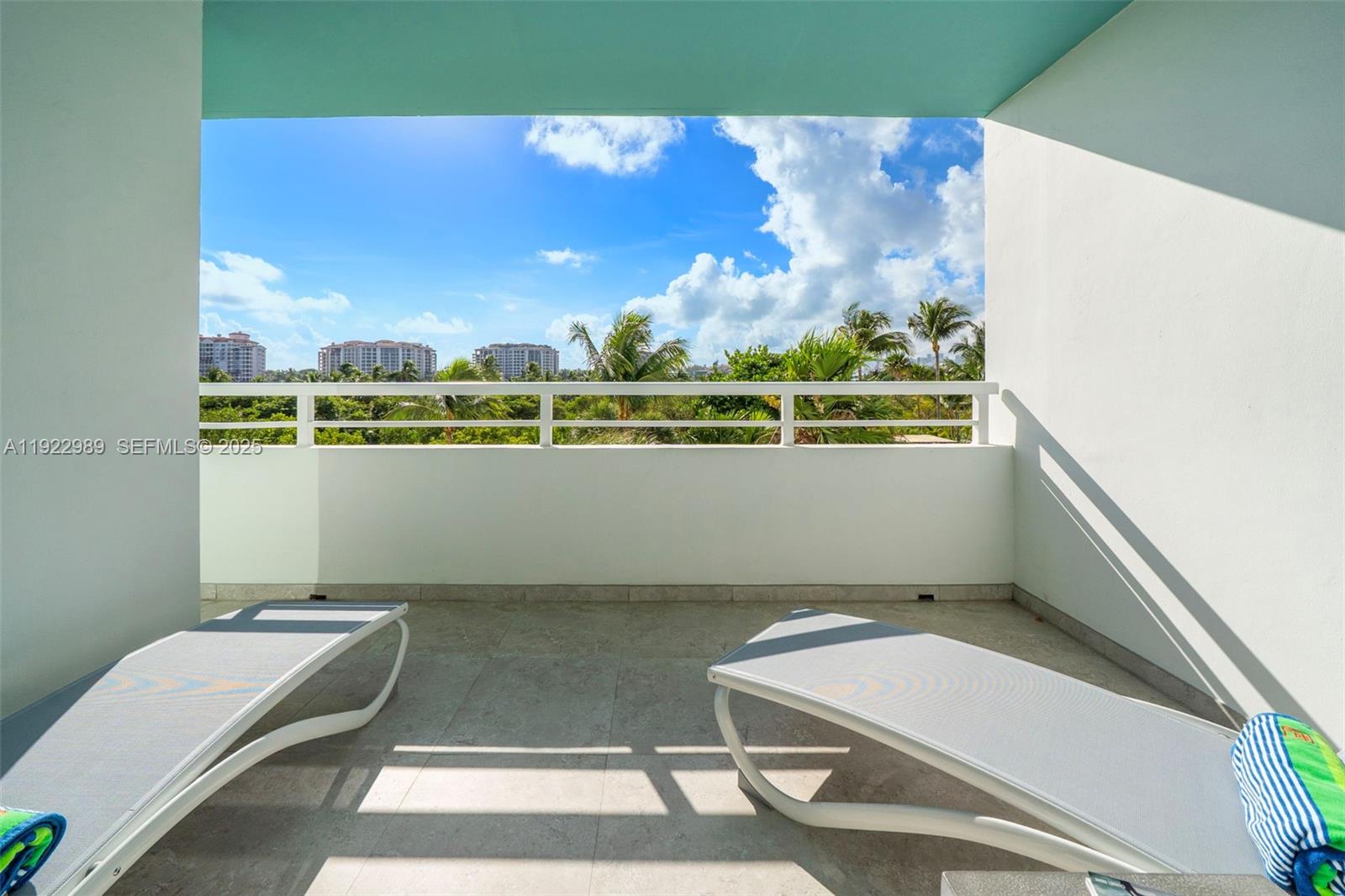400 S Pointe Dr #401, Miami Beach FL 33139