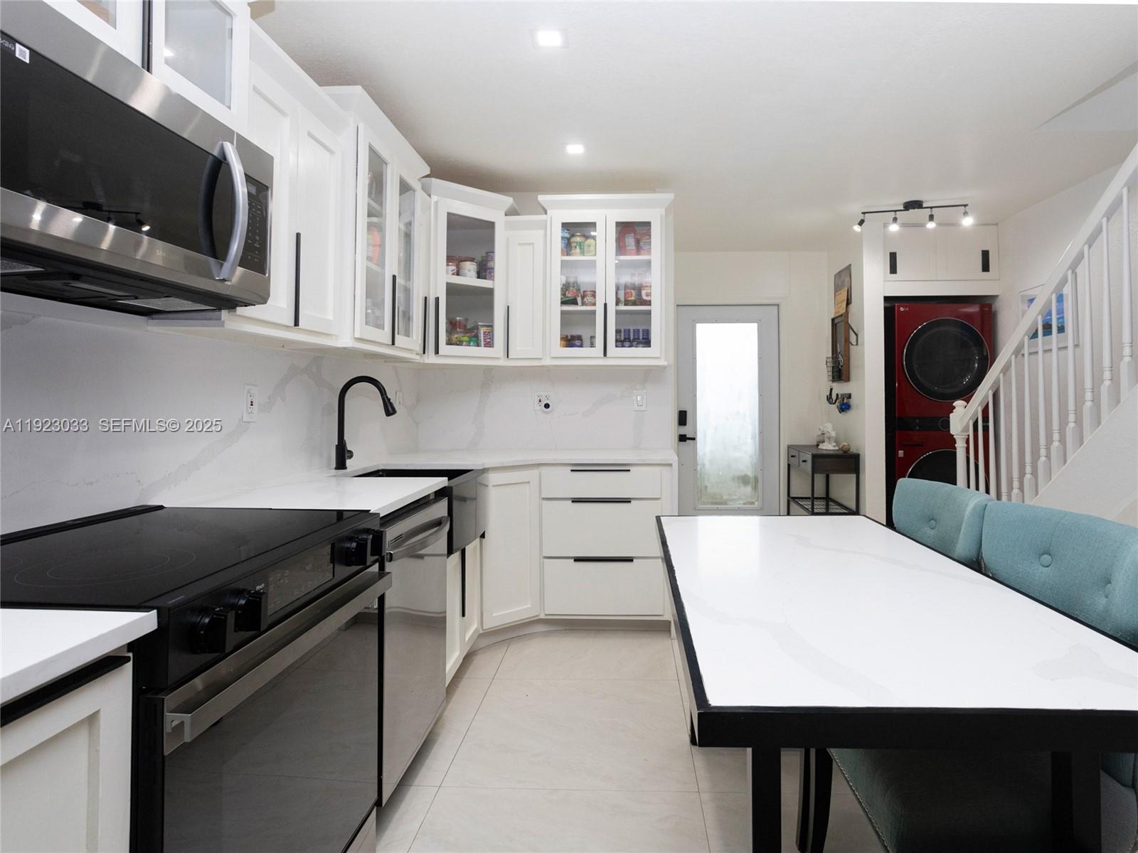 437 SW 3rd St #2, Miami FL 33130