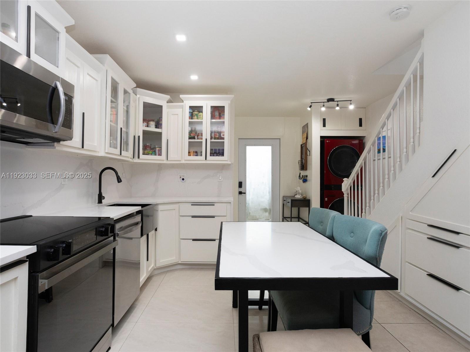 437 SW 3rd St #2, Miami FL 33130