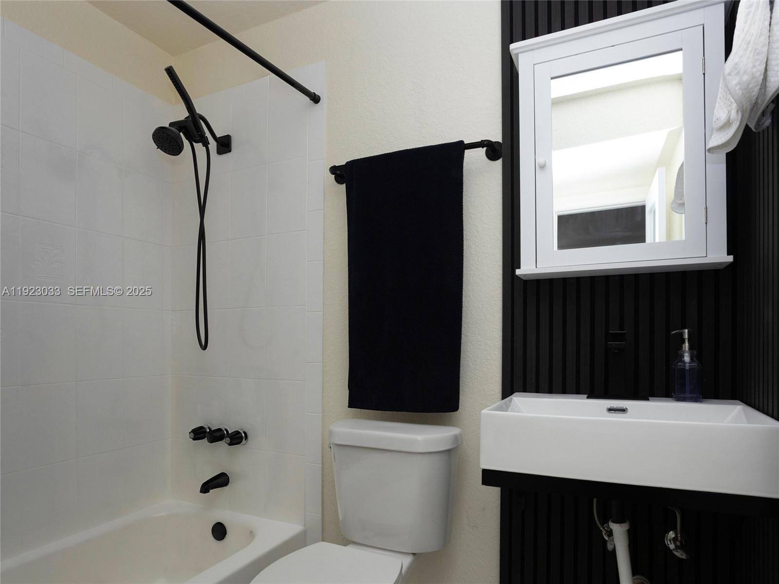 437 SW 3rd St #2, Miami FL 33130