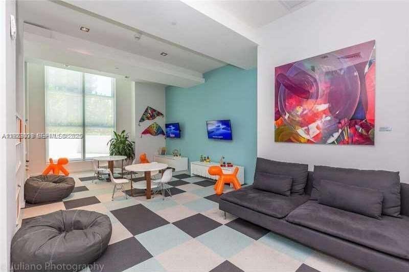 1100 S Miami Ave #3907, Miami FL 33130