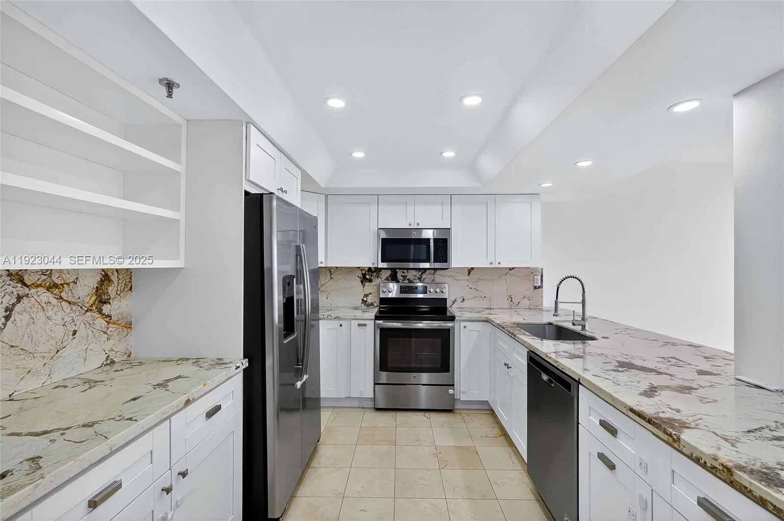 520 Brickell Key Dr #A604, Miami FL 33131
