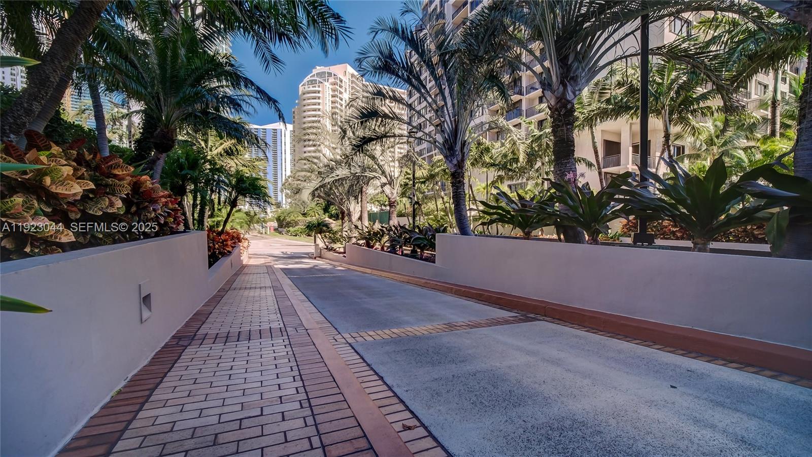 520 Brickell Key Dr #A604, Miami FL 33131