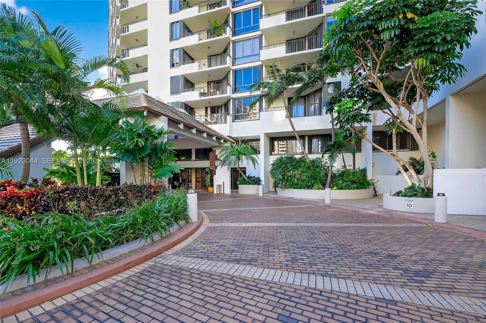 520 Brickell Key Dr #A604, Miami FL 33131