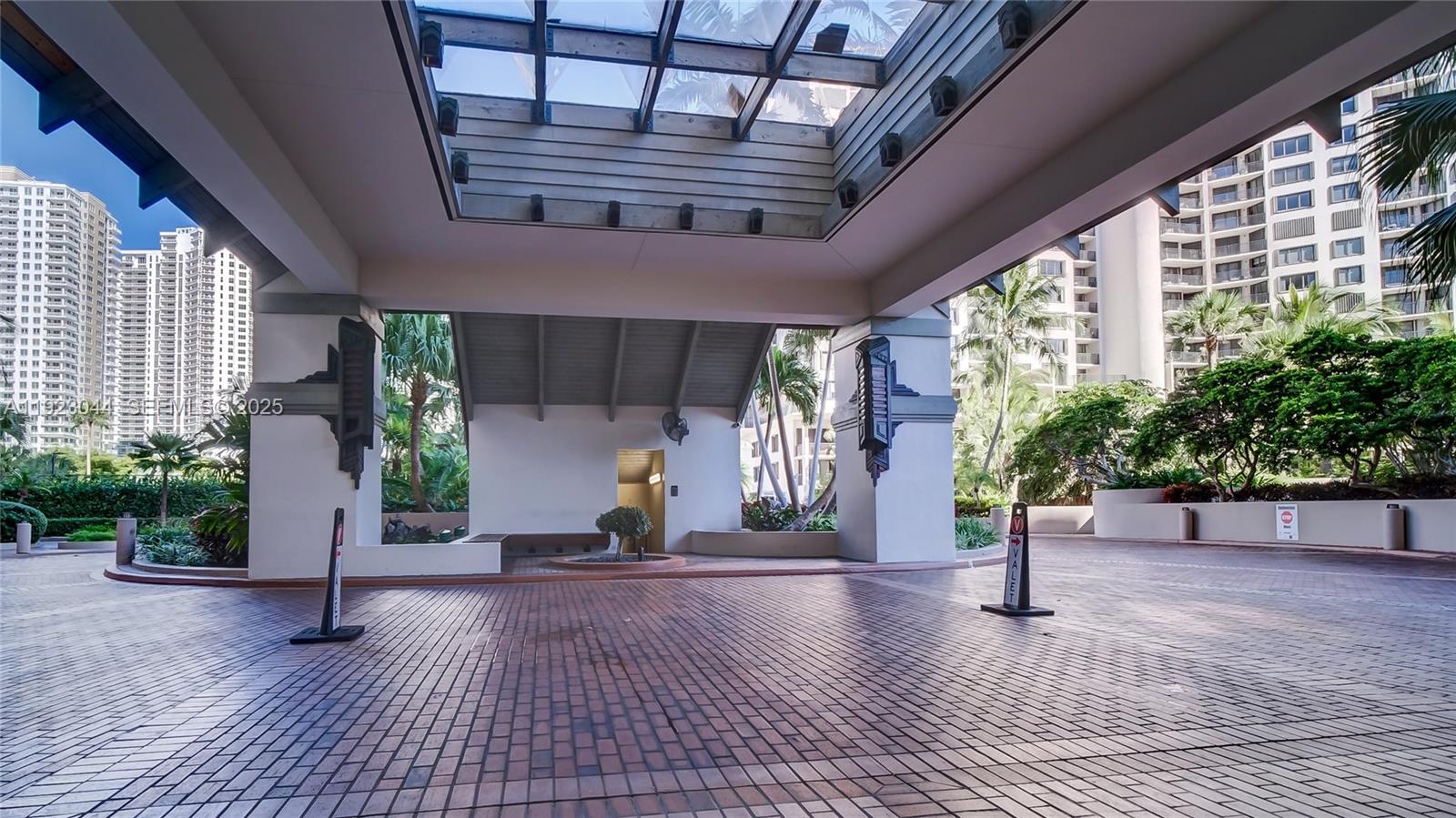 520 Brickell Key Dr #A604, Miami FL 33131