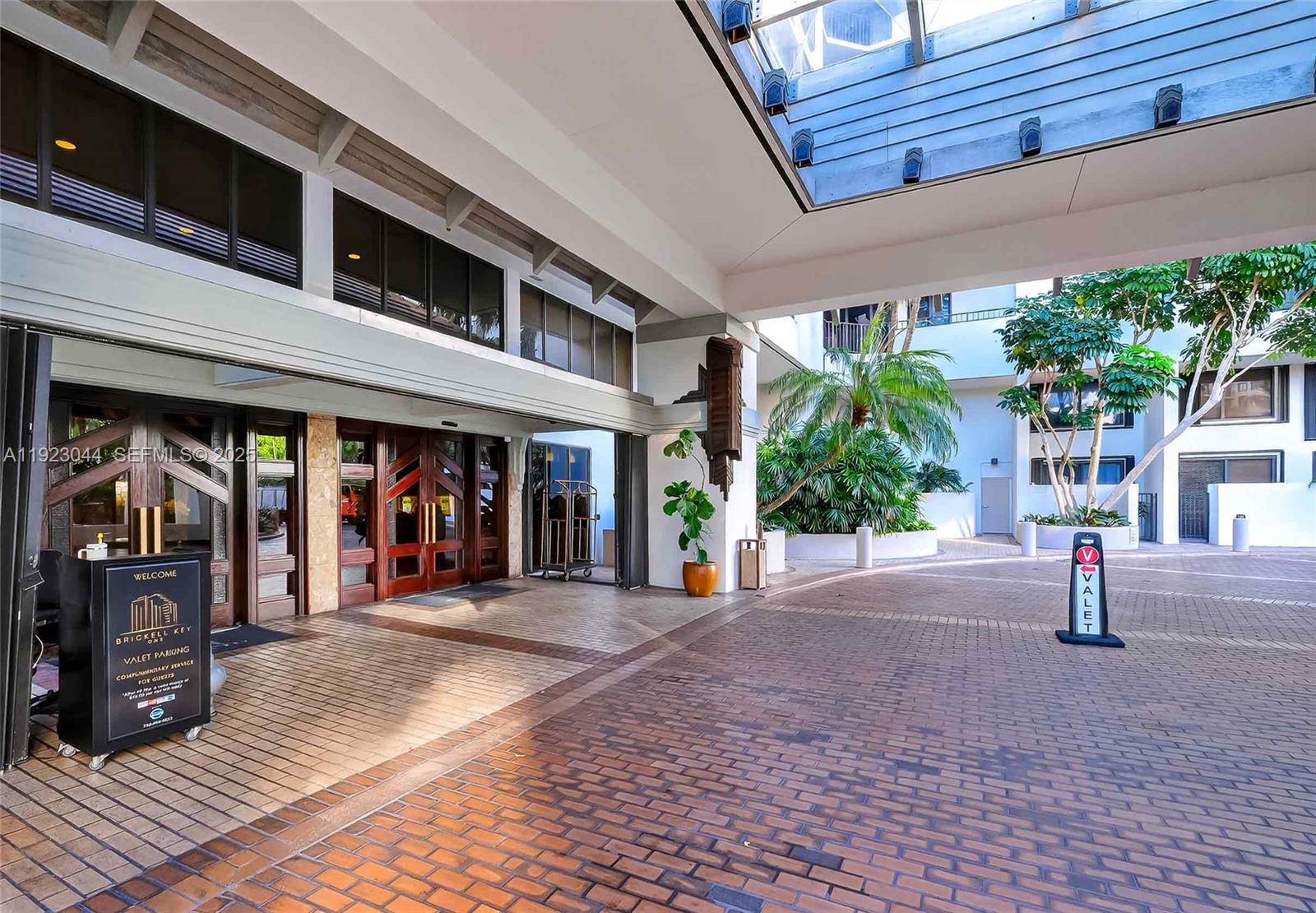 520 Brickell Key Dr #A604, Miami FL 33131