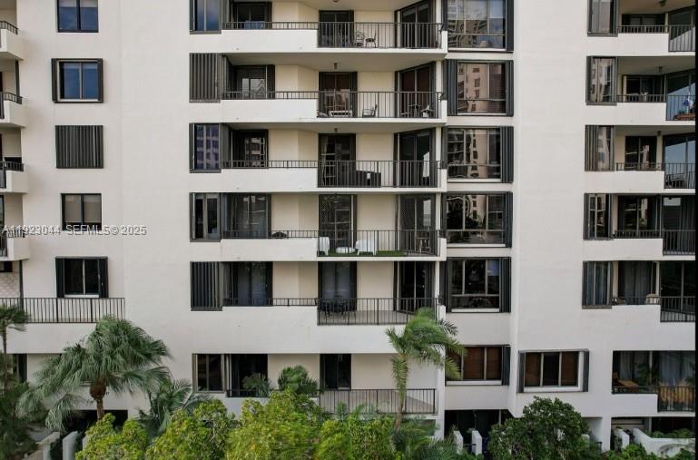 520 Brickell Key Dr #A604, Miami FL 33131