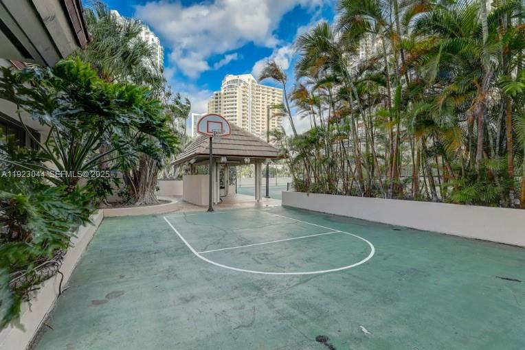 520 Brickell Key Dr #A604, Miami FL 33131