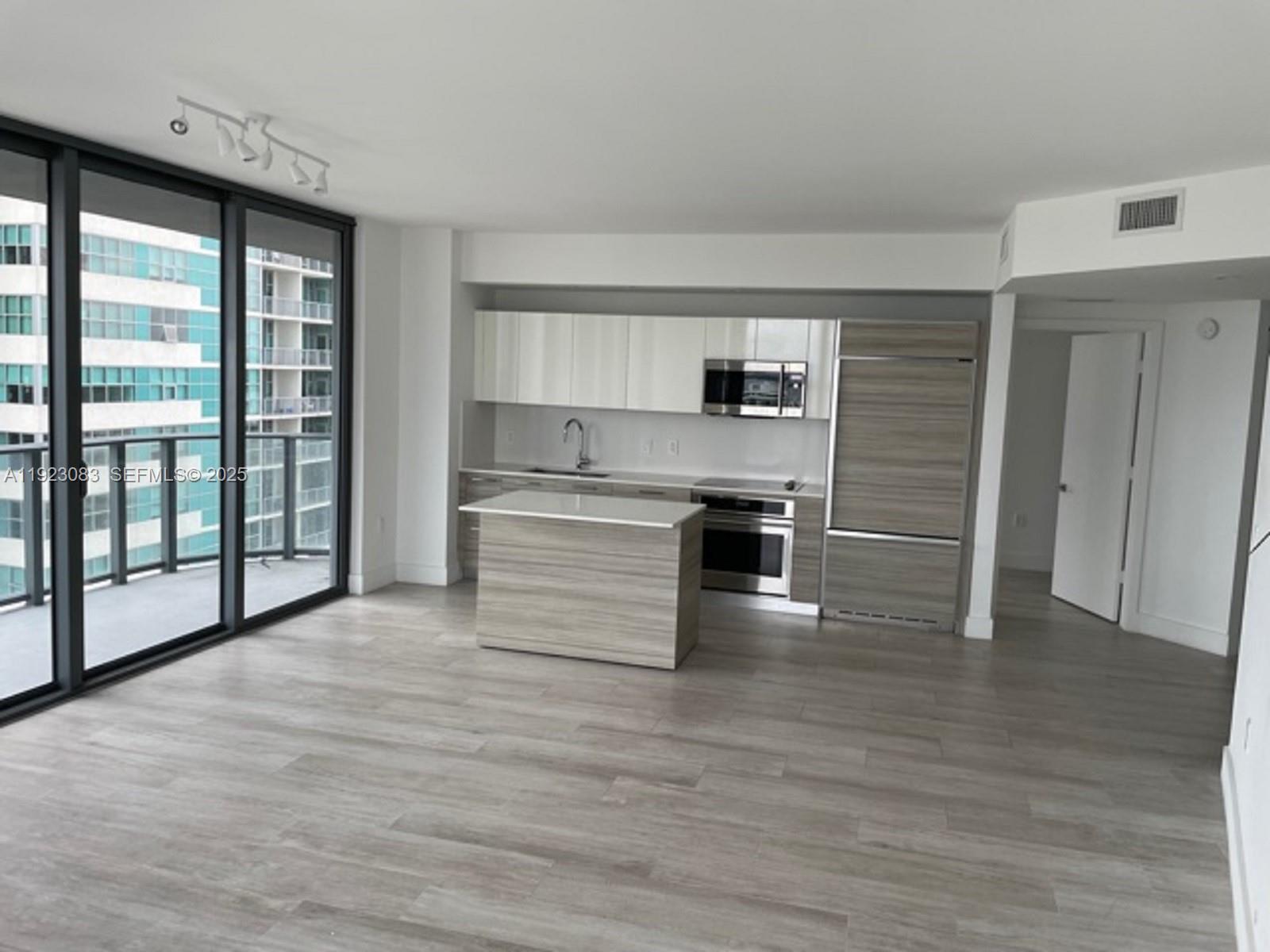 121 NE 34th St #1604, Miami FL 33137