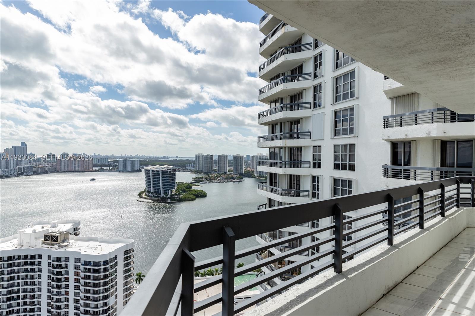 3500 Mystic Pointe Dr #3506, Aventura FL 33180