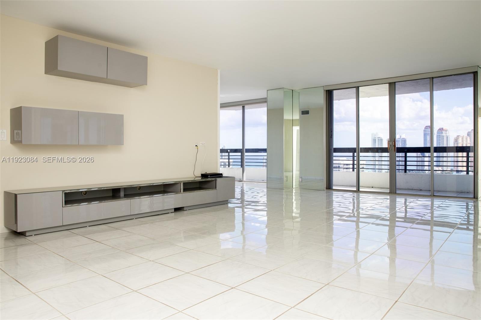 3500 Mystic Pointe Dr #3506, Aventura FL 33180