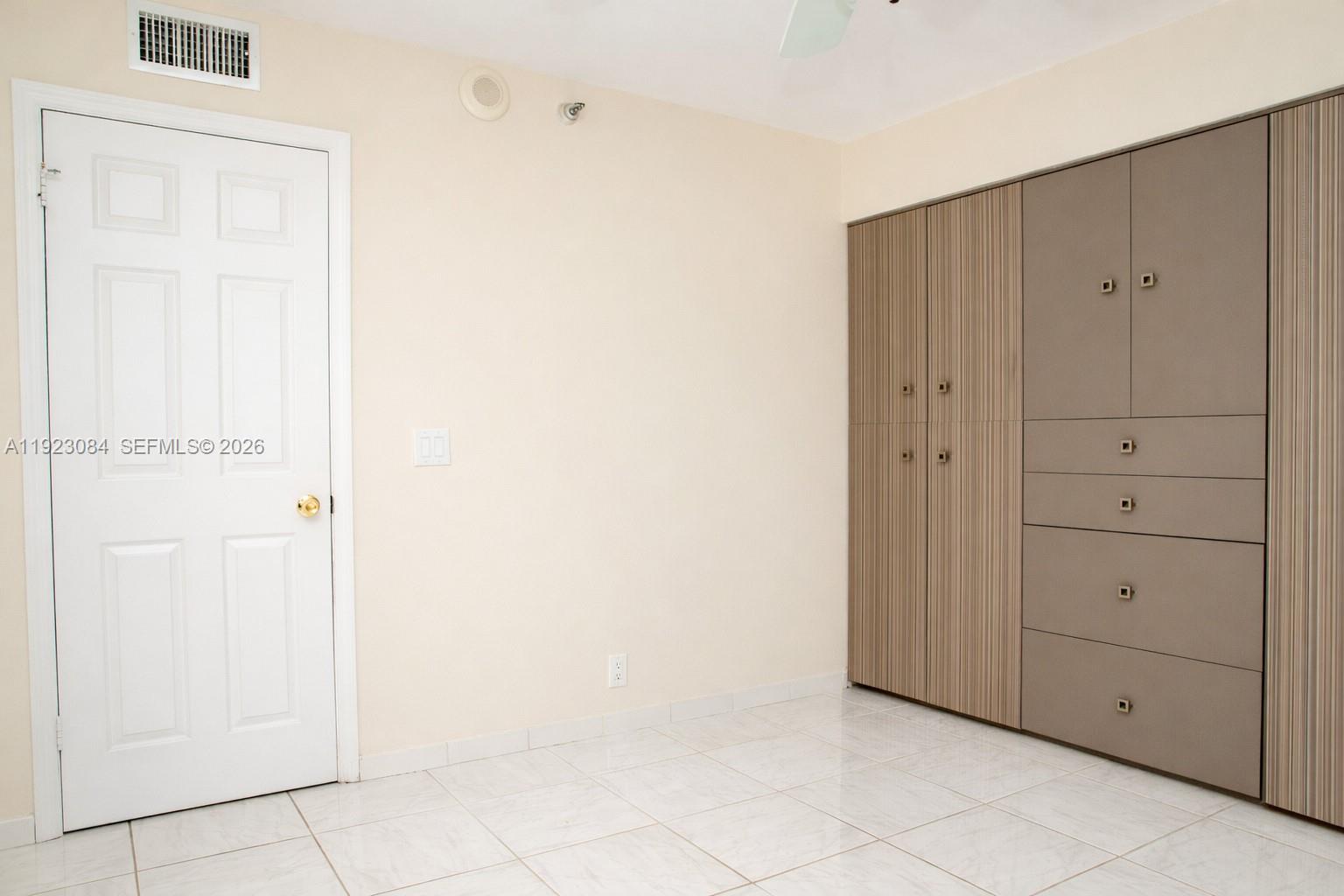 3500 Mystic Pointe Dr #3506, Aventura FL 33180