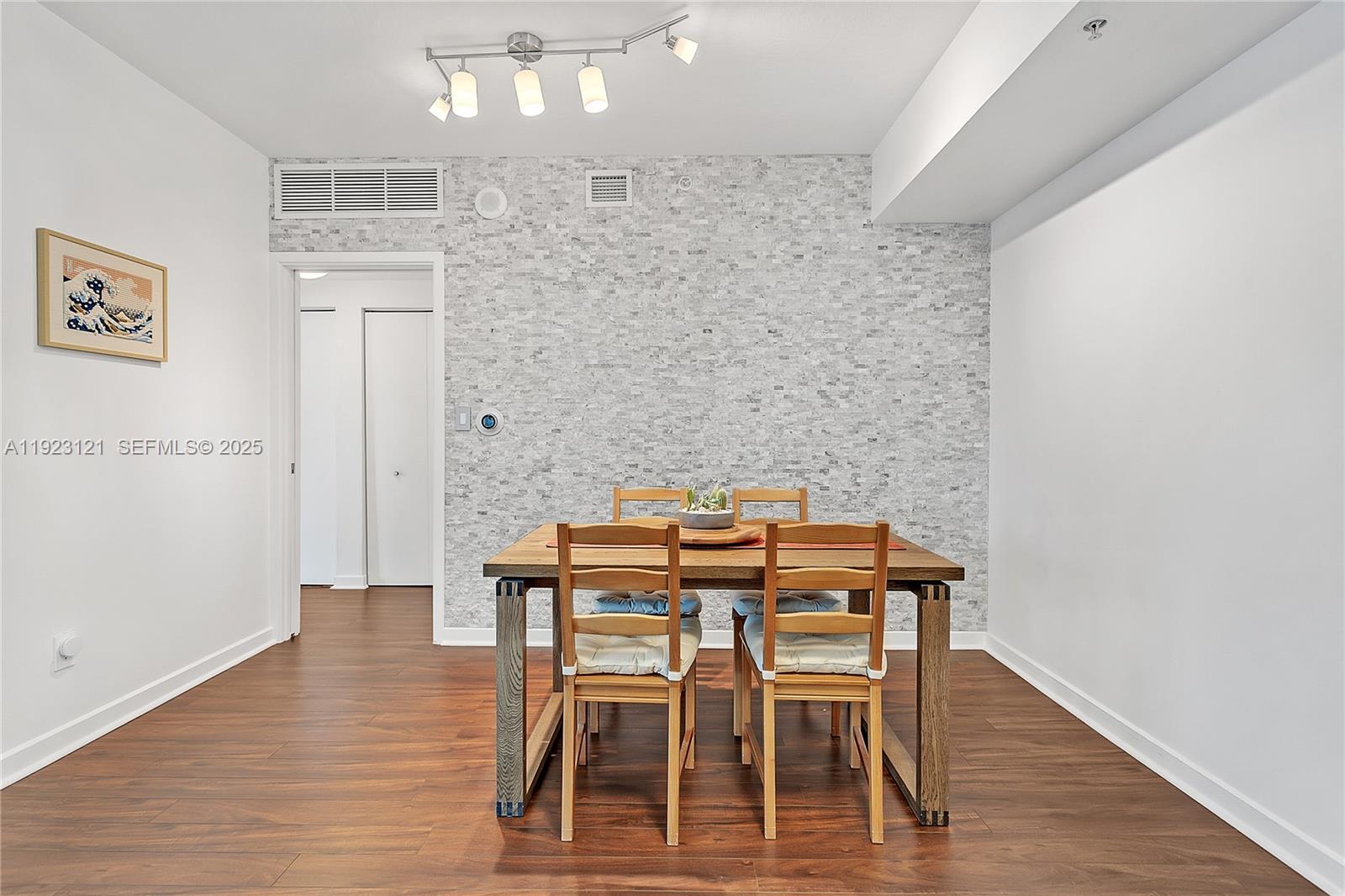 335 S Biscayne Blvd #3008, Miami FL 33131