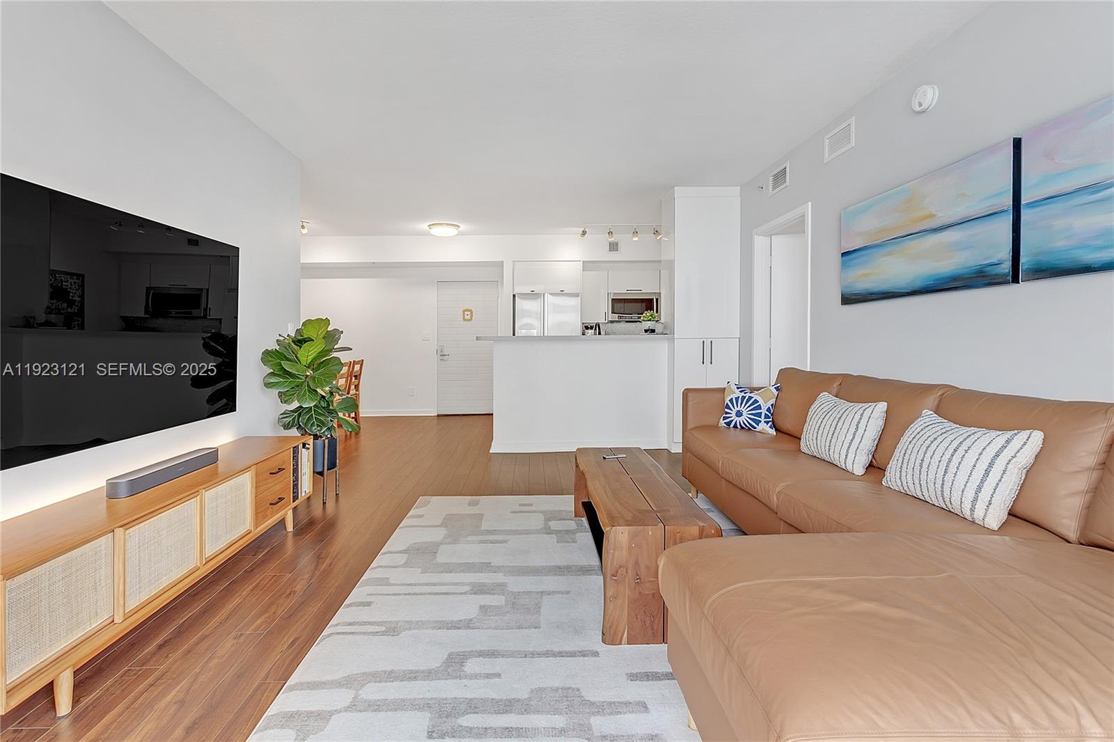 335 S Biscayne Blvd #3008, Miami FL 33131