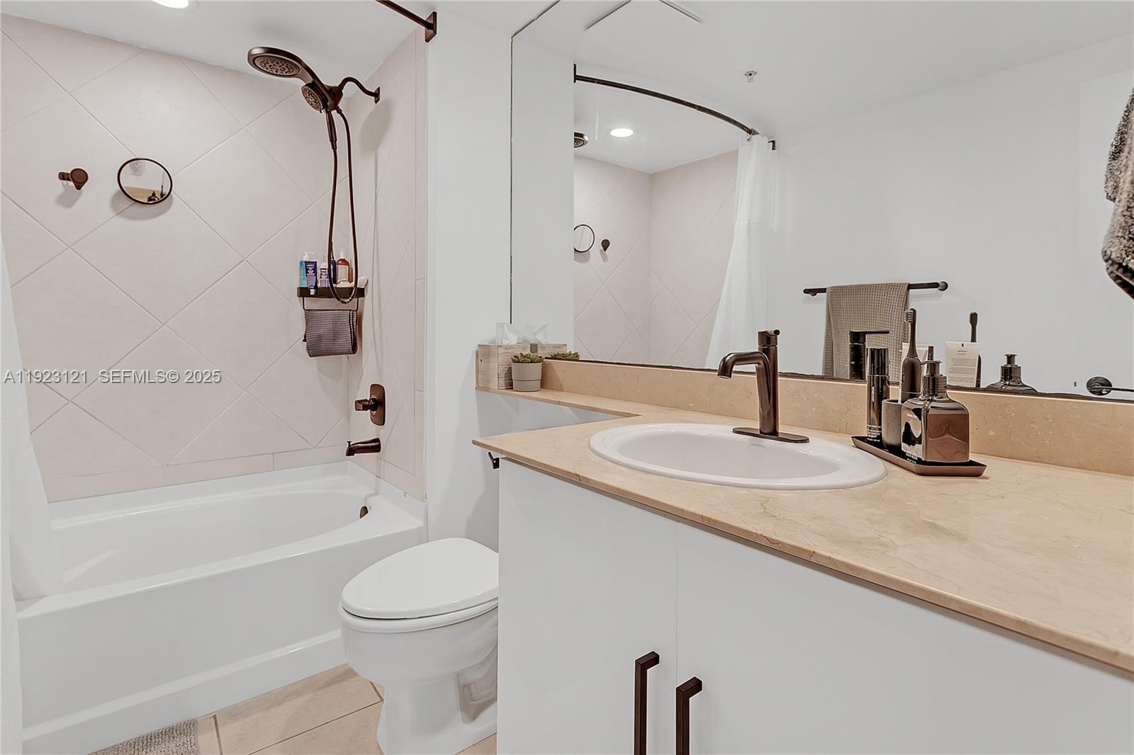 335 S Biscayne Blvd #3008, Miami FL 33131