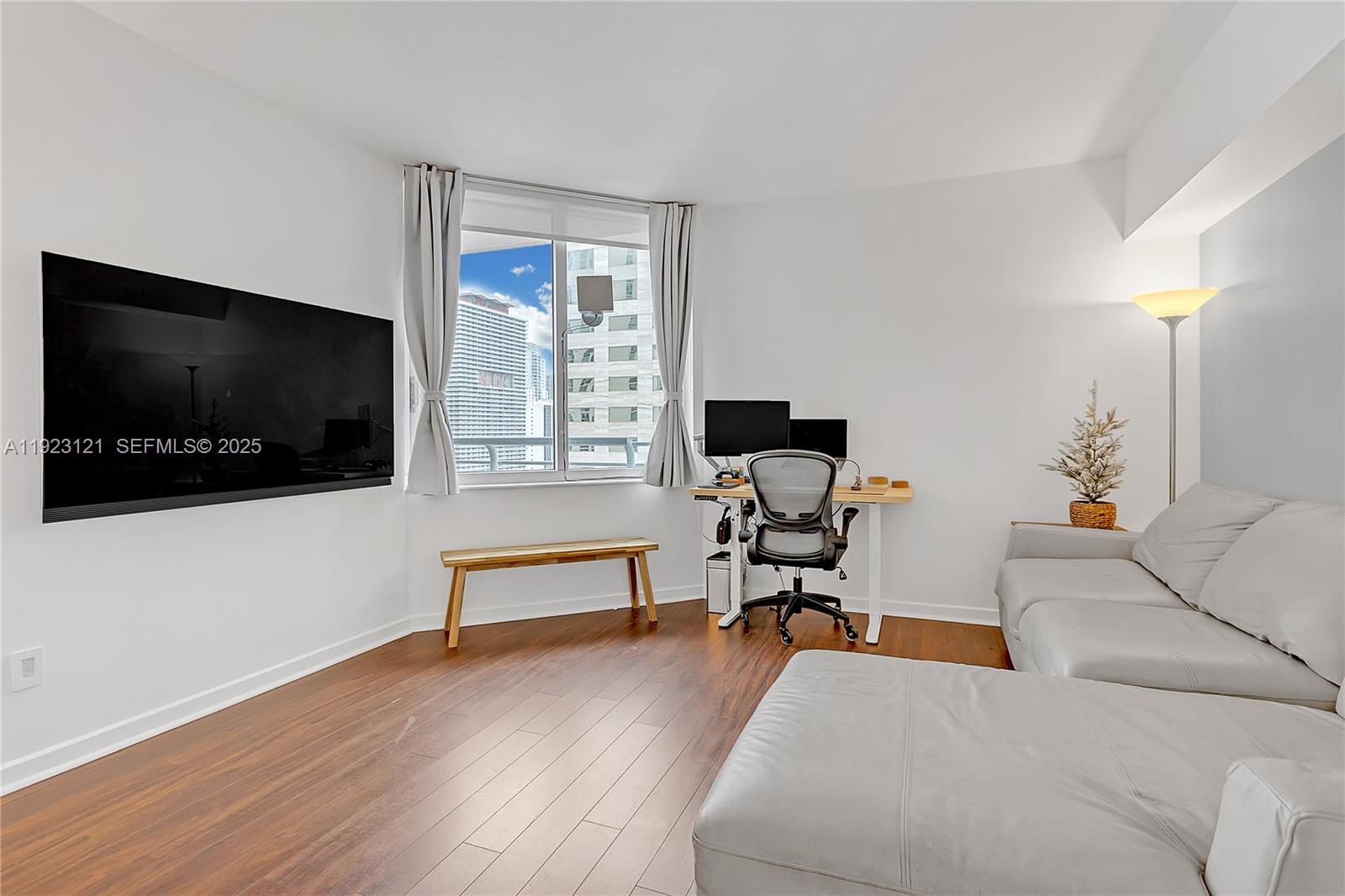 335 S Biscayne Blvd #3008, Miami FL 33131