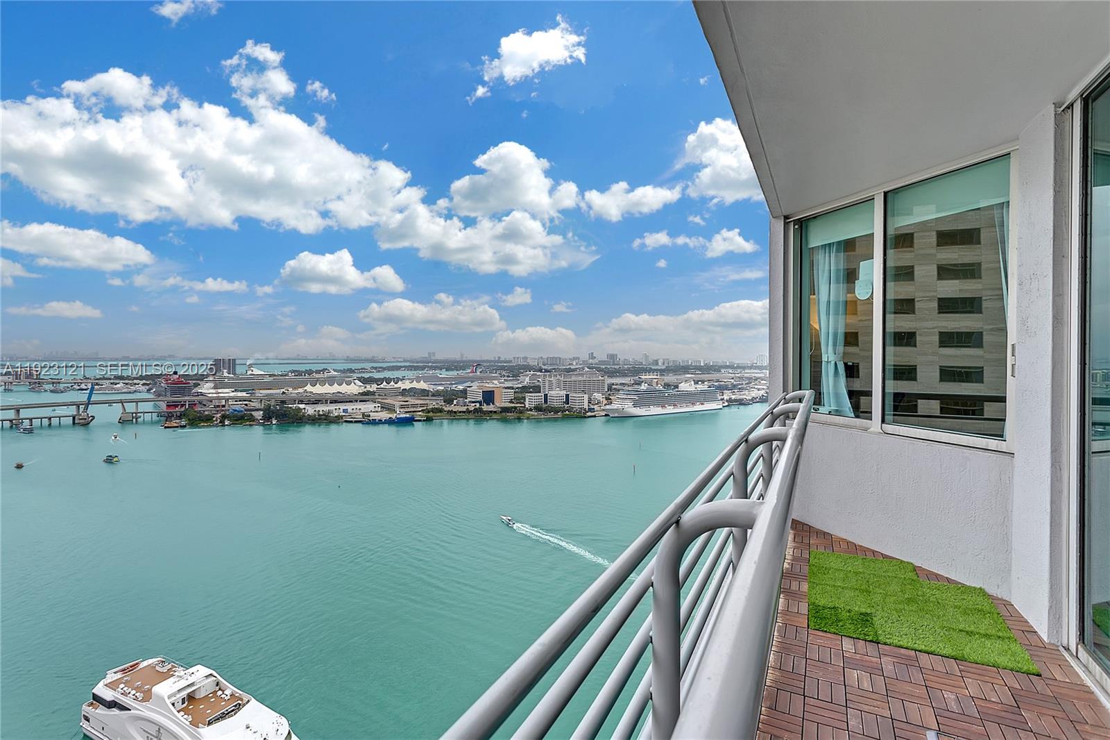 335 S Biscayne Blvd #3008, Miami FL 33131