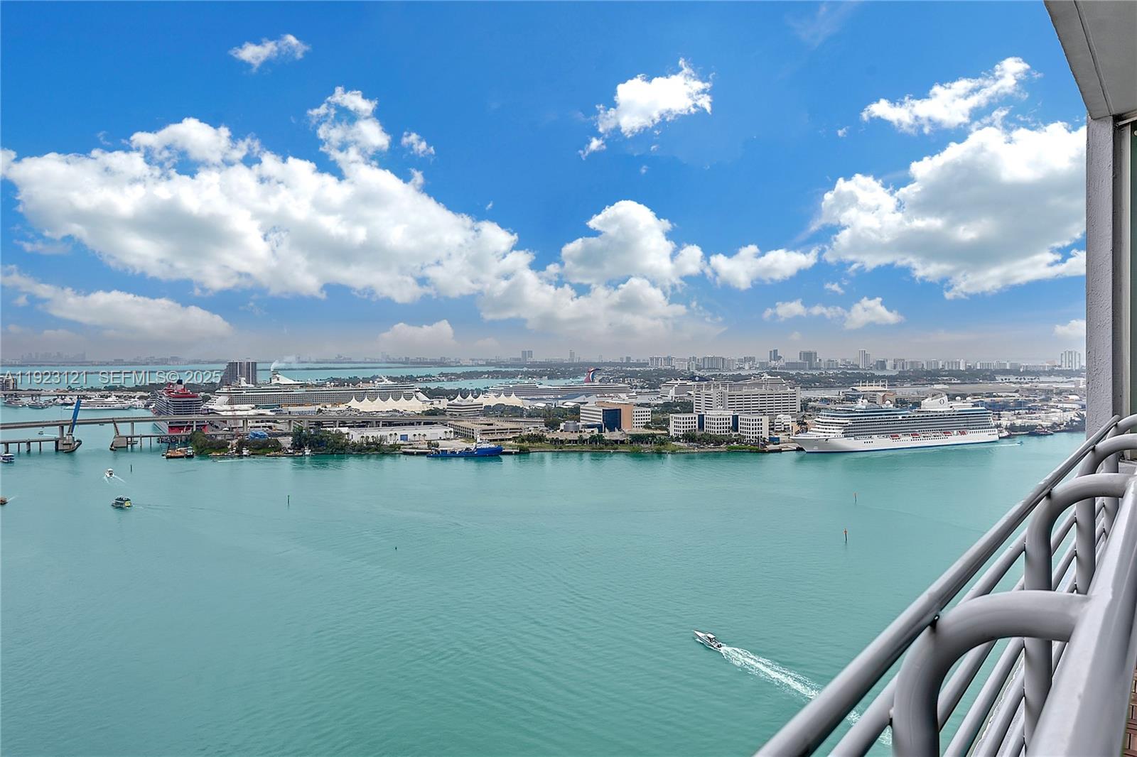 335 S Biscayne Blvd #3008, Miami FL 33131