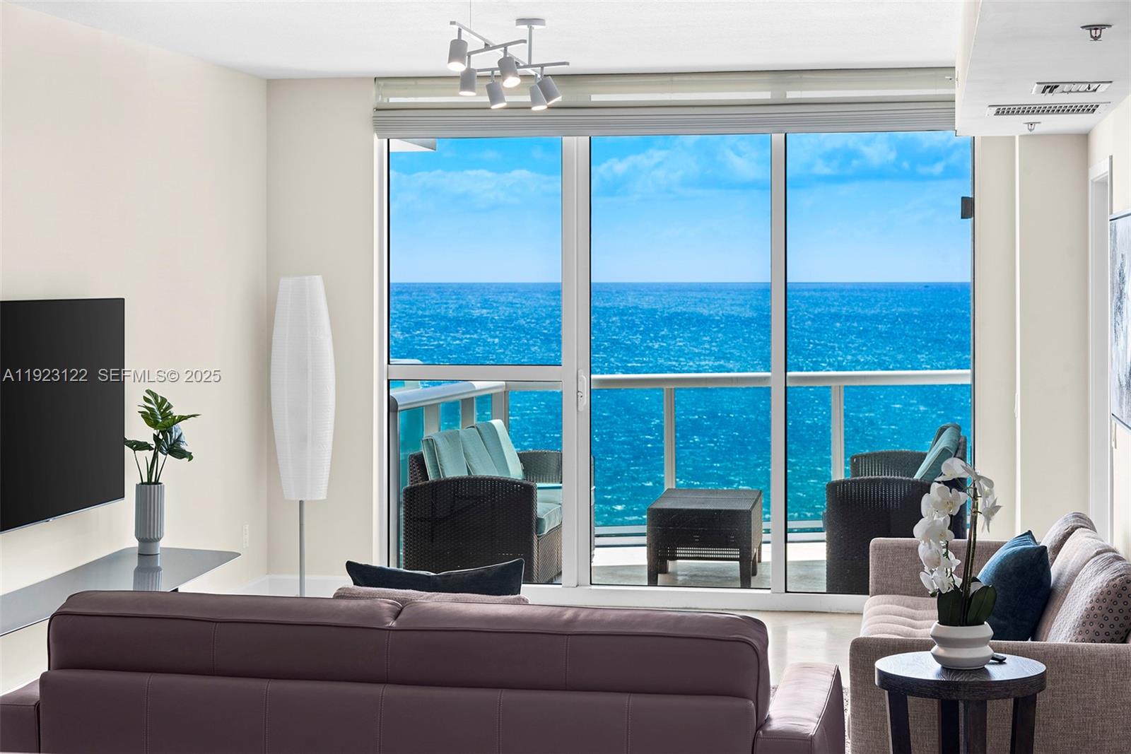3801 Collins Ave #1602, Miami Beach FL 33140