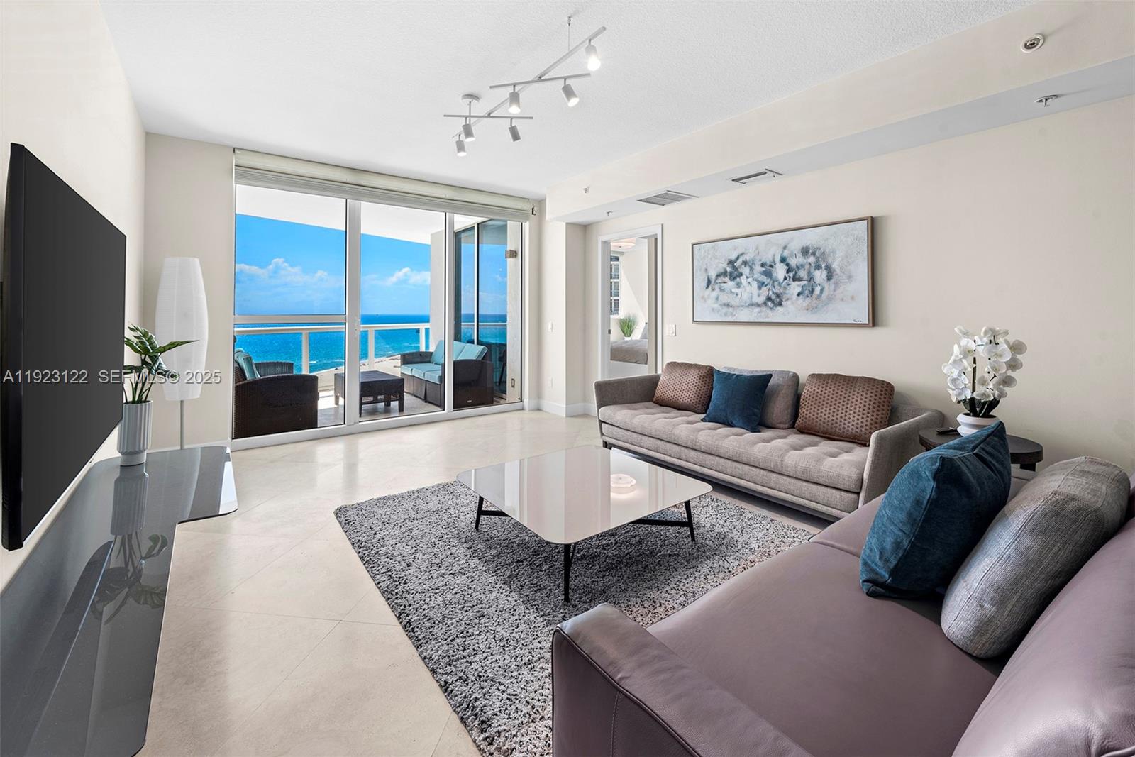 3801 Collins Ave #1602, Miami Beach FL 33140