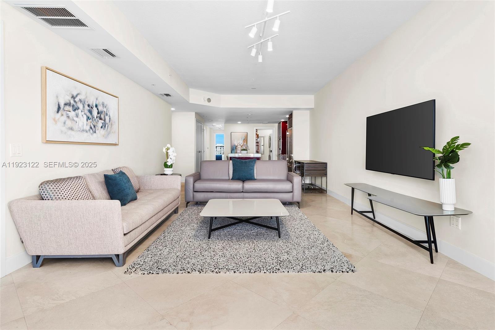 3801 Collins Ave #1602, Miami Beach FL 33140