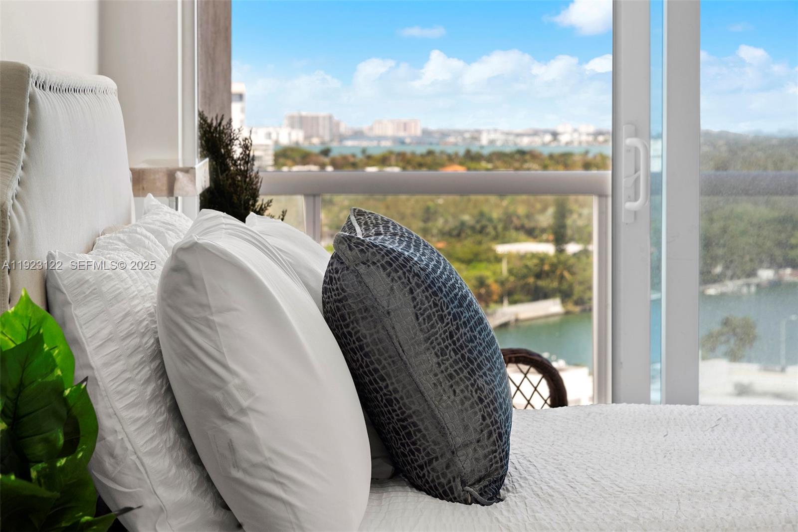 3801 Collins Ave #1602, Miami Beach FL 33140