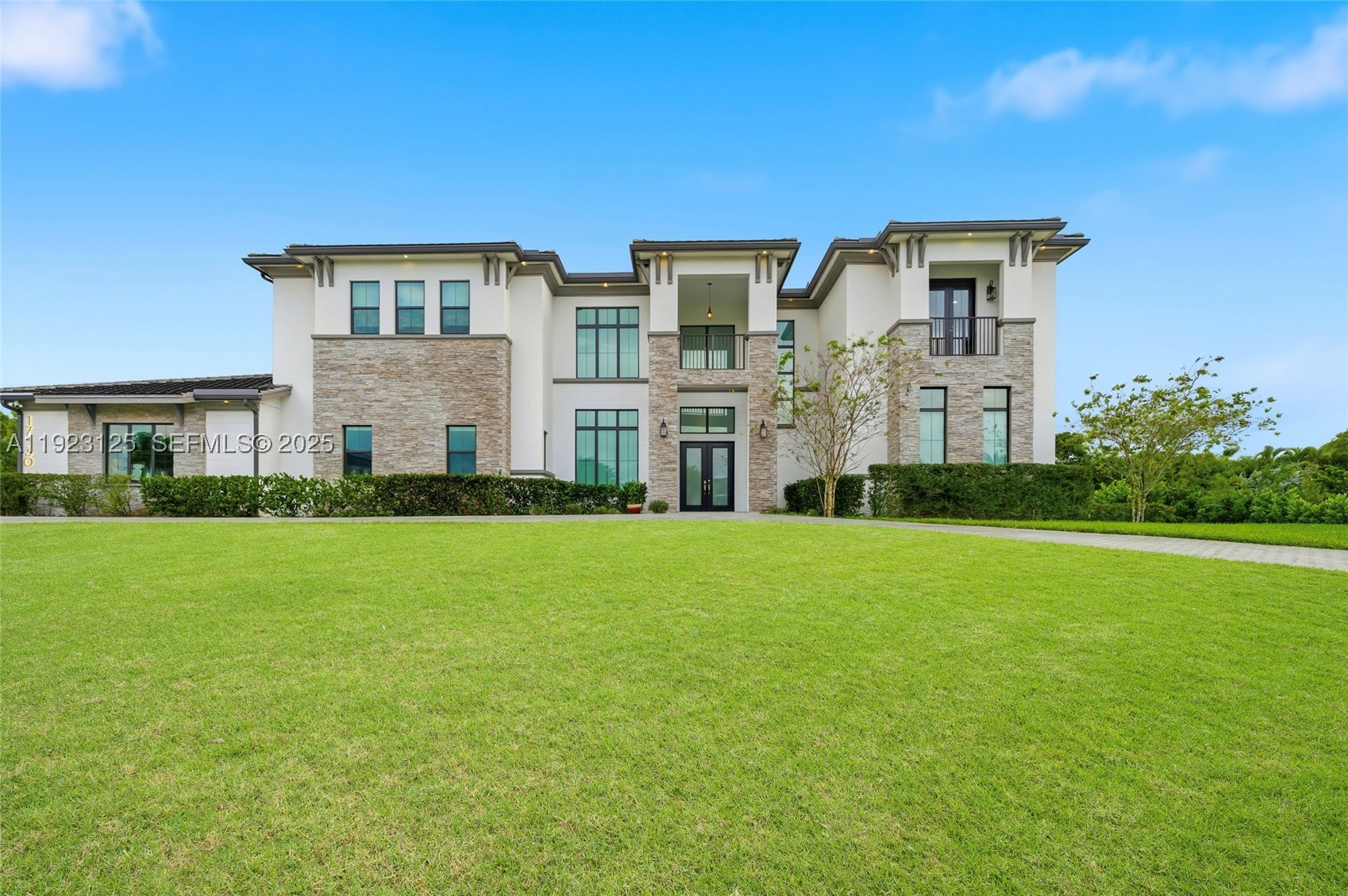 17130 Magnolia Estates Dr, Southwest Ranches FL 33331