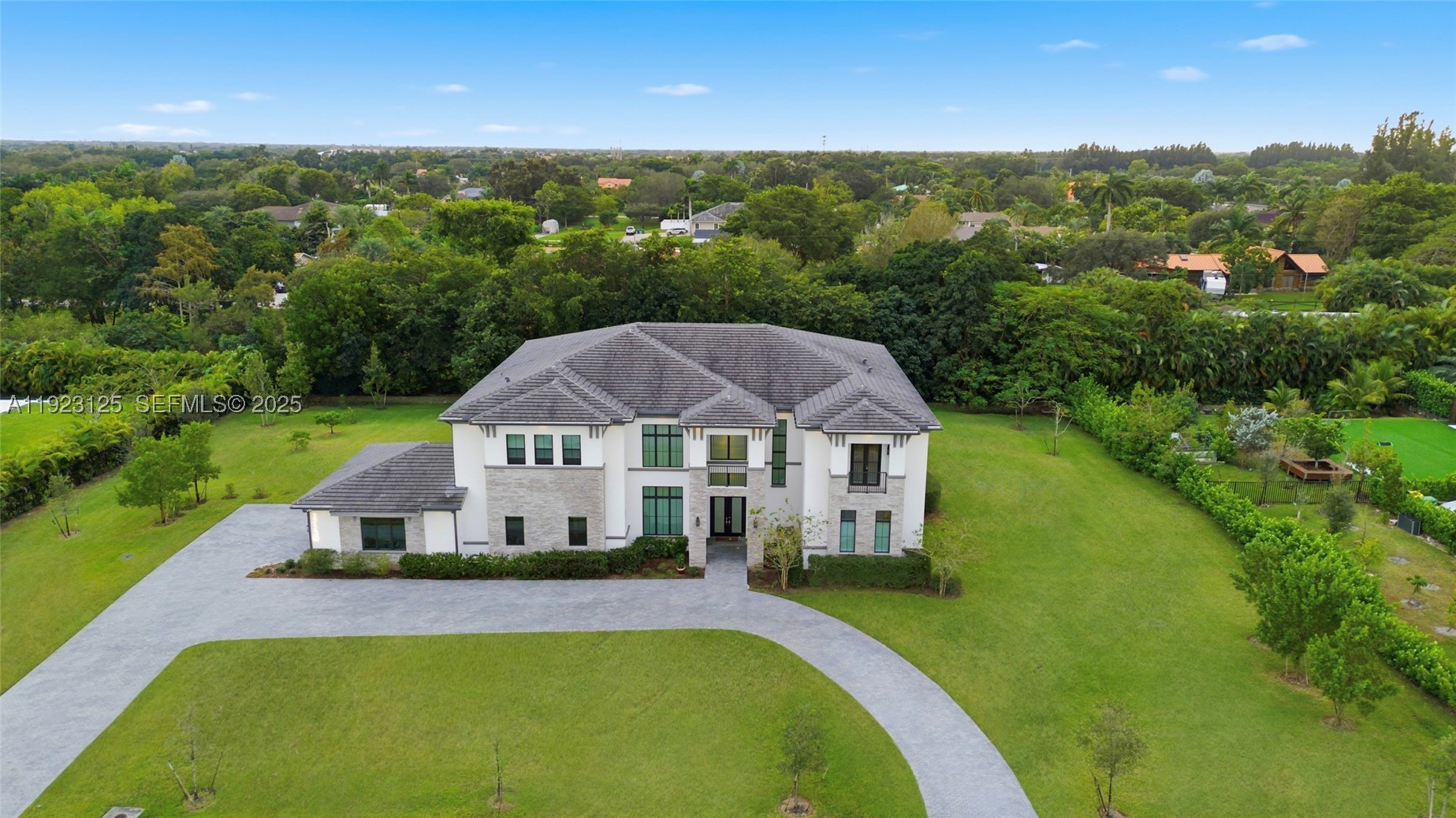 17130 Magnolia Estates Dr, Southwest Ranches FL 33331