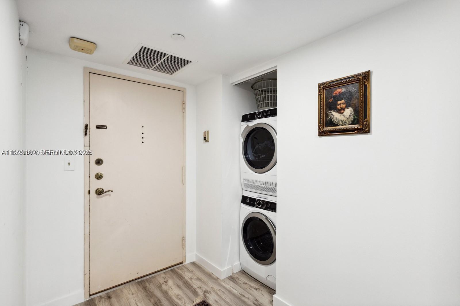 1901 Brickell Ave #B2413, Miami FL 33129