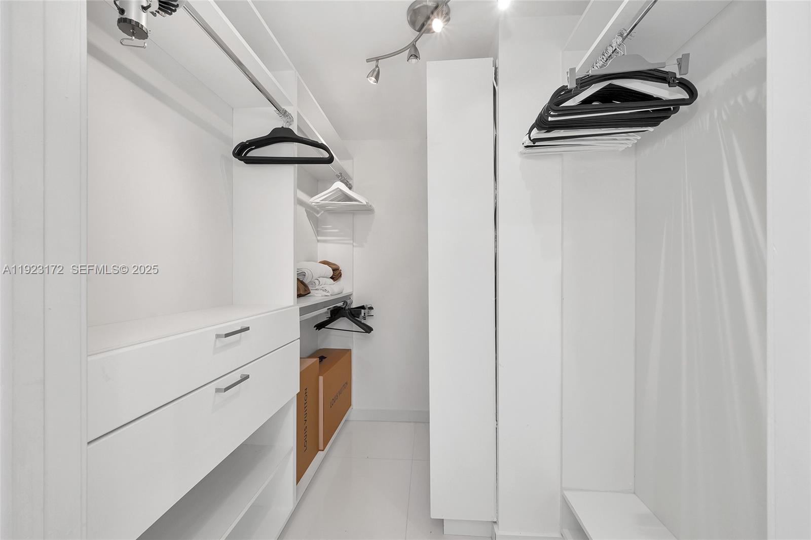 18201 Collins Ave #1002, Sunny Isles Beach FL 33160
