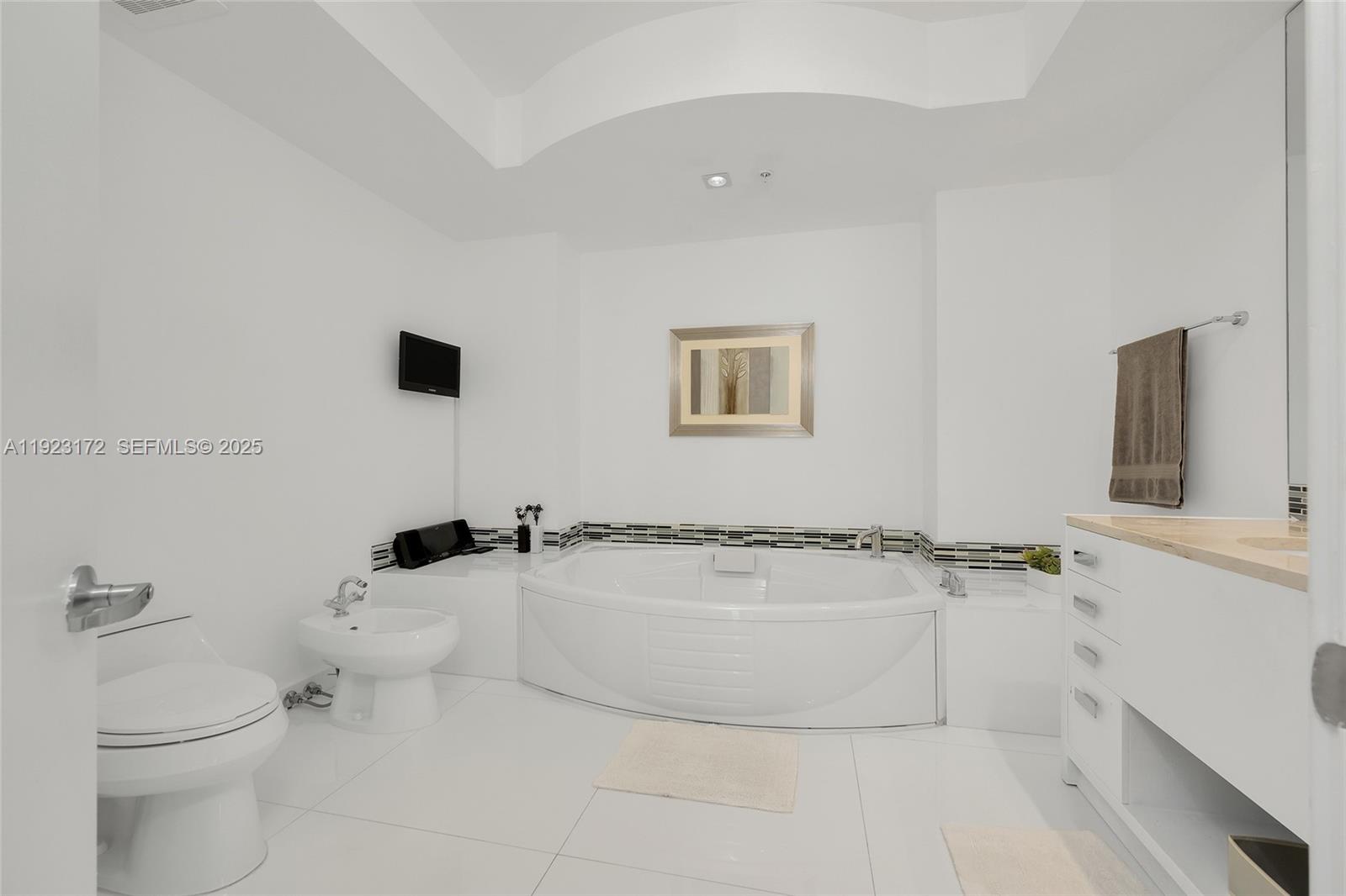 18201 Collins Ave #1002, Sunny Isles Beach FL 33160