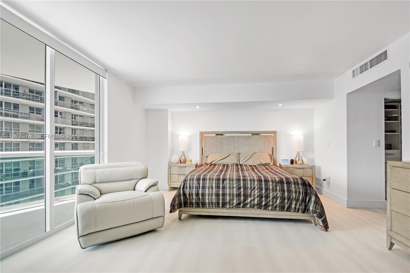 1800 N Bayshore Dr #2201, Miami FL 33132