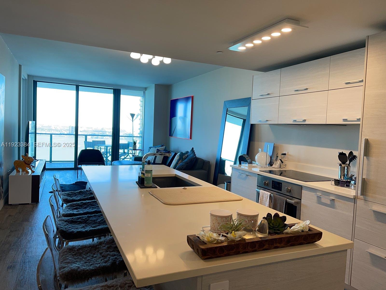 650 NE 32nd St #3005, Miami FL 33137