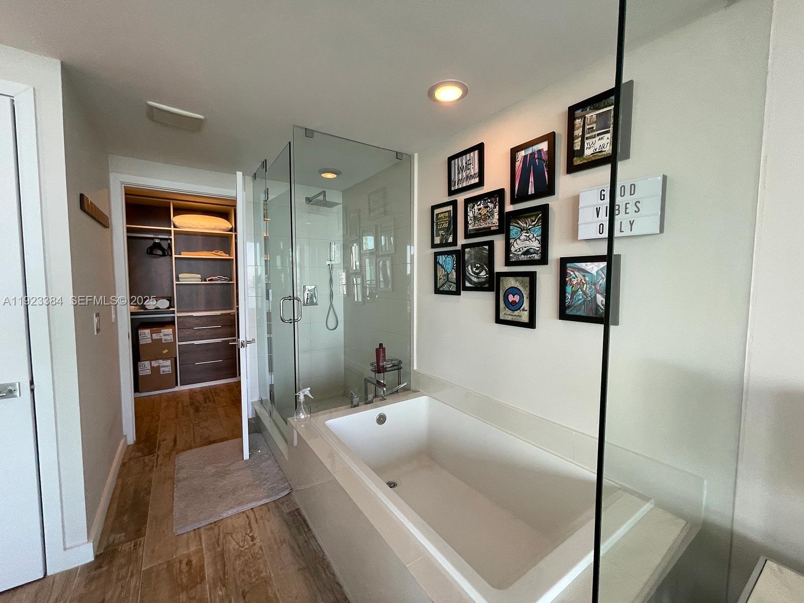 650 NE 32nd St #3005, Miami FL 33137
