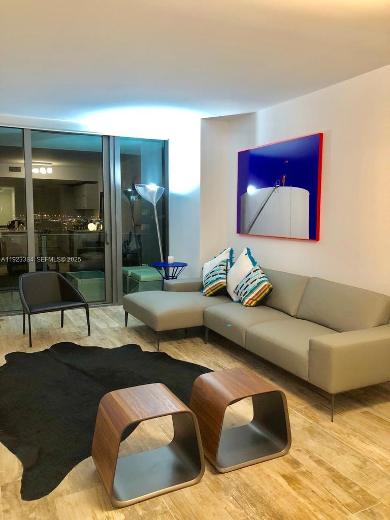 650 NE 32nd St #3005, Miami FL 33137