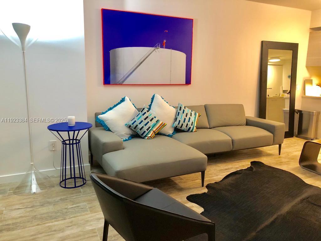 650 NE 32nd St #3005, Miami FL 33137